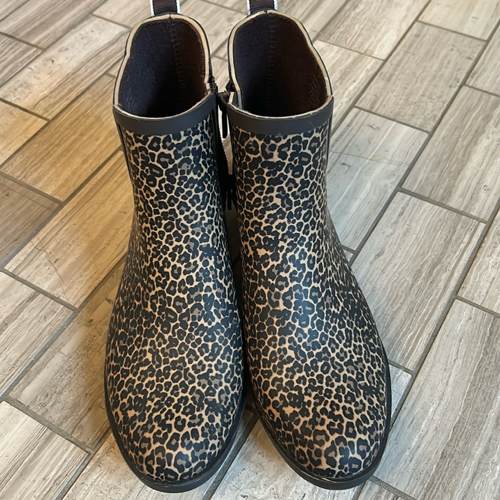 Lucky rain boots womens size 10
